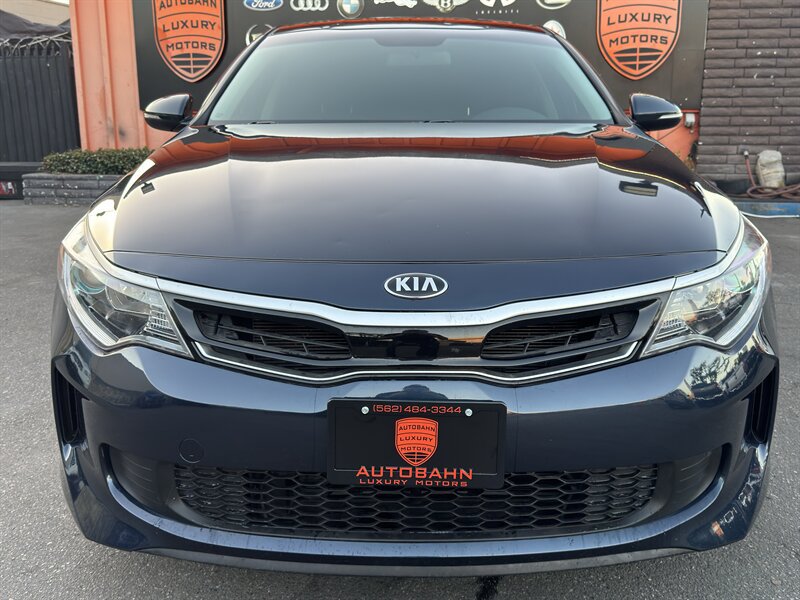 Used 2018 Kia Optima Premium w/ Convenience Package FWD image 3