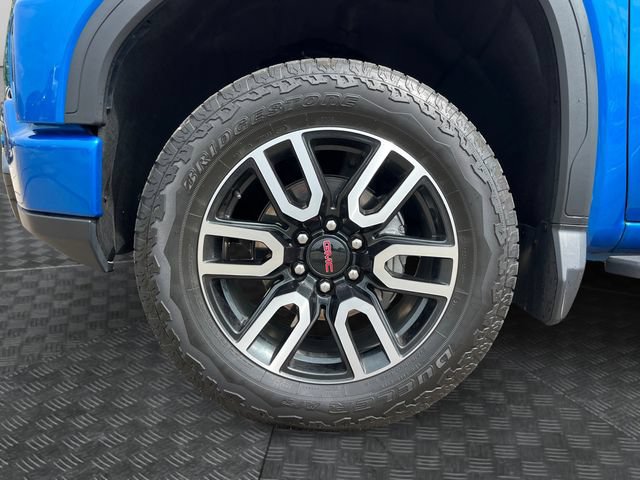 Used 2024 GMC Sierra 1500 AT4 w/ Technology Package AWD/4WD image 13