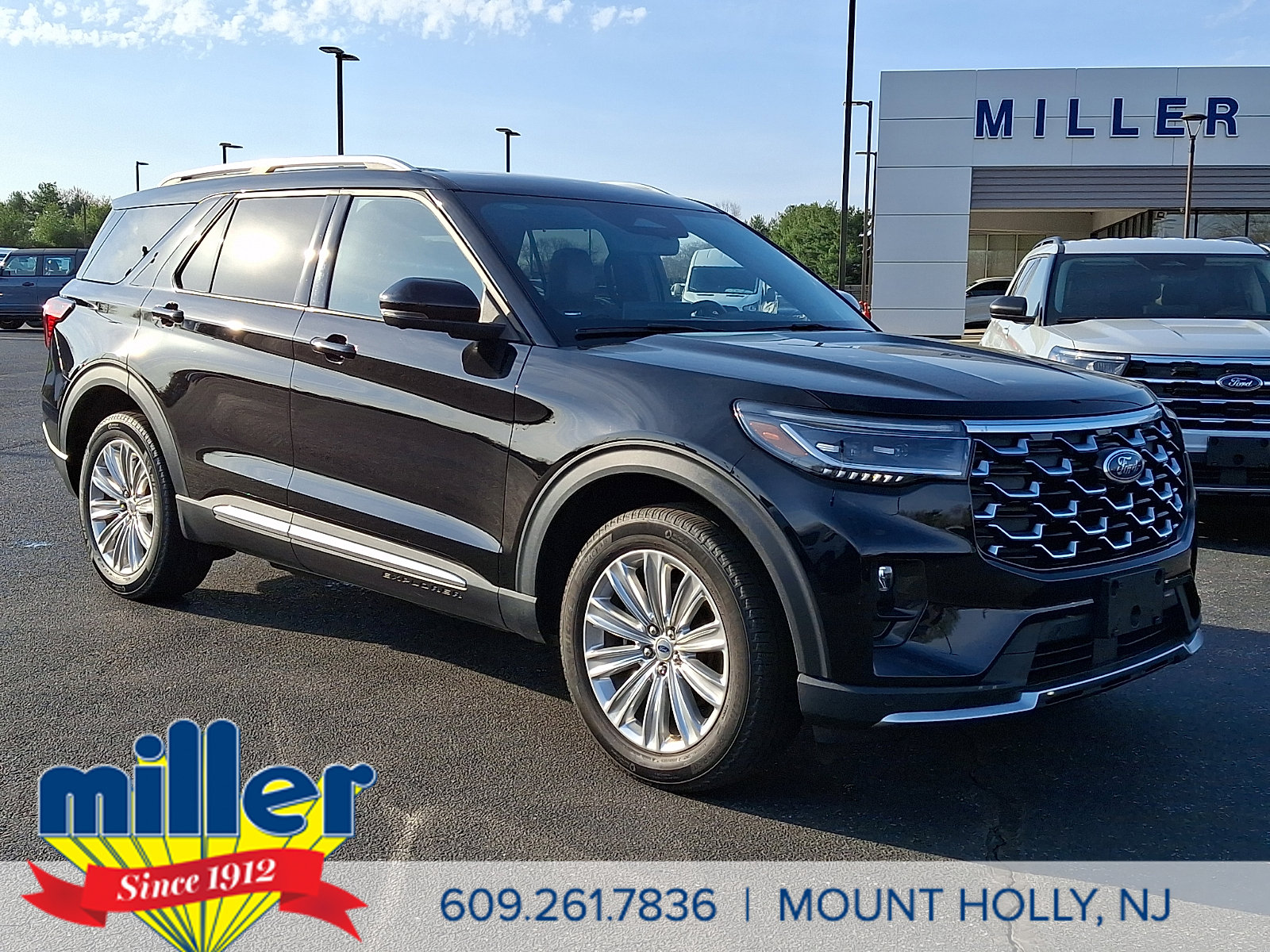 Used 2025 Ford Explorer Platinum w/ LUX Leather Package image 1