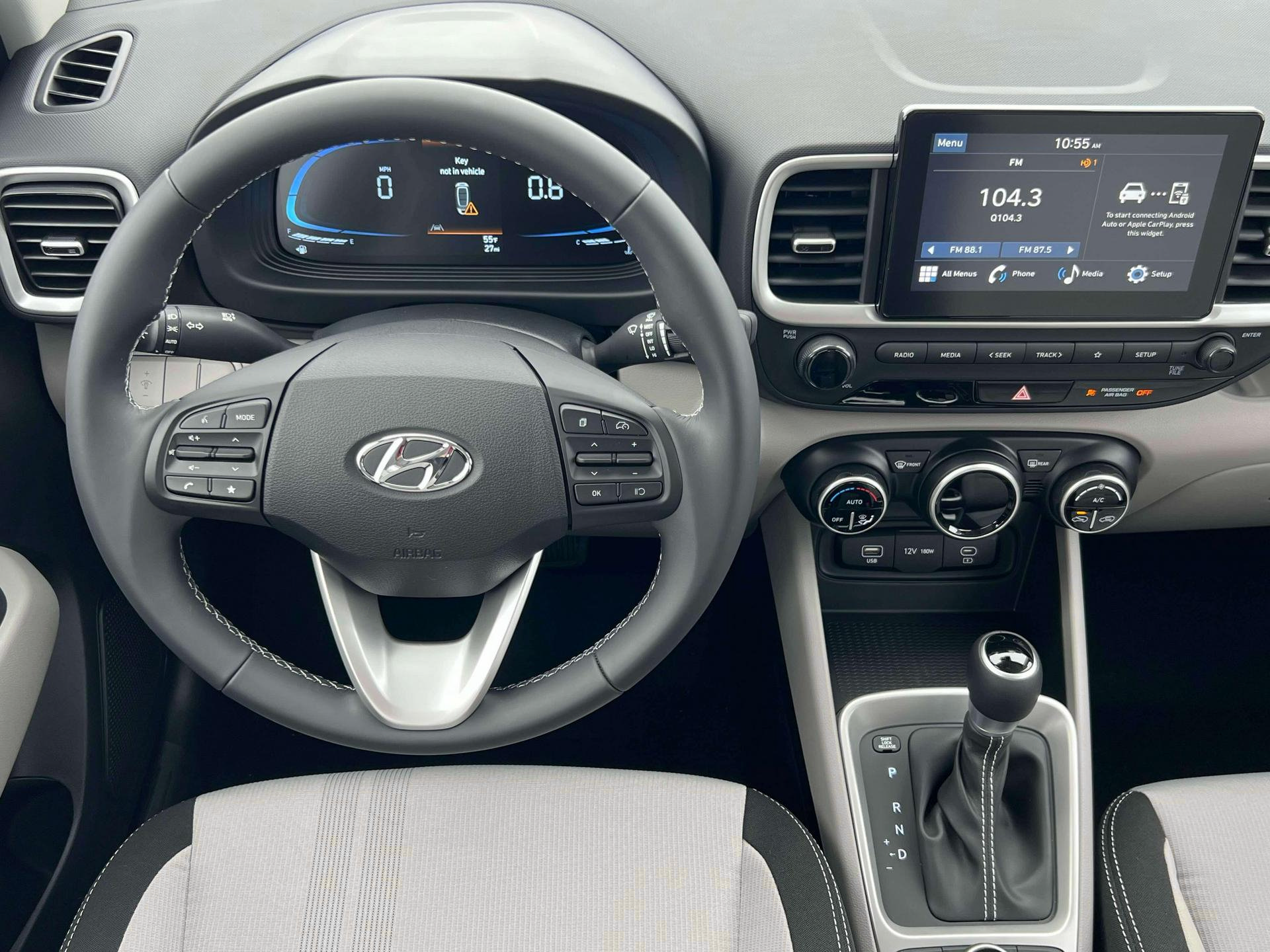 New 2025 Hyundai Venue SEL FWD image 34
