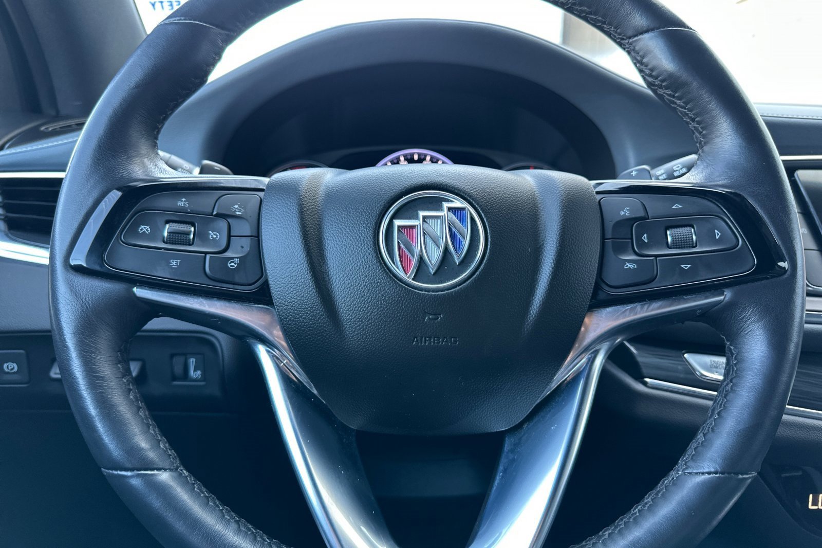 Used 2024 Buick Enclave Premium image 35