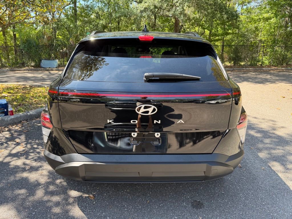 Used 2024 Hyundai Kona SEL w/ Convenience Package FWD image 5