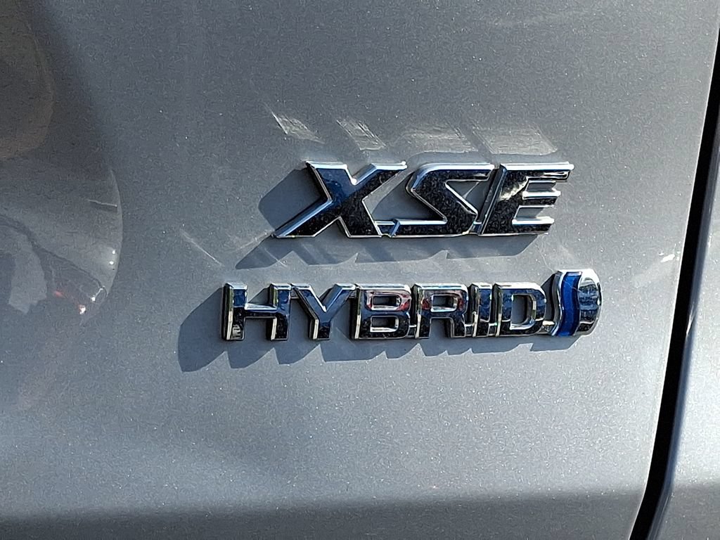 Used 2021 Toyota RAV4 XSE AWD/4WD image 11