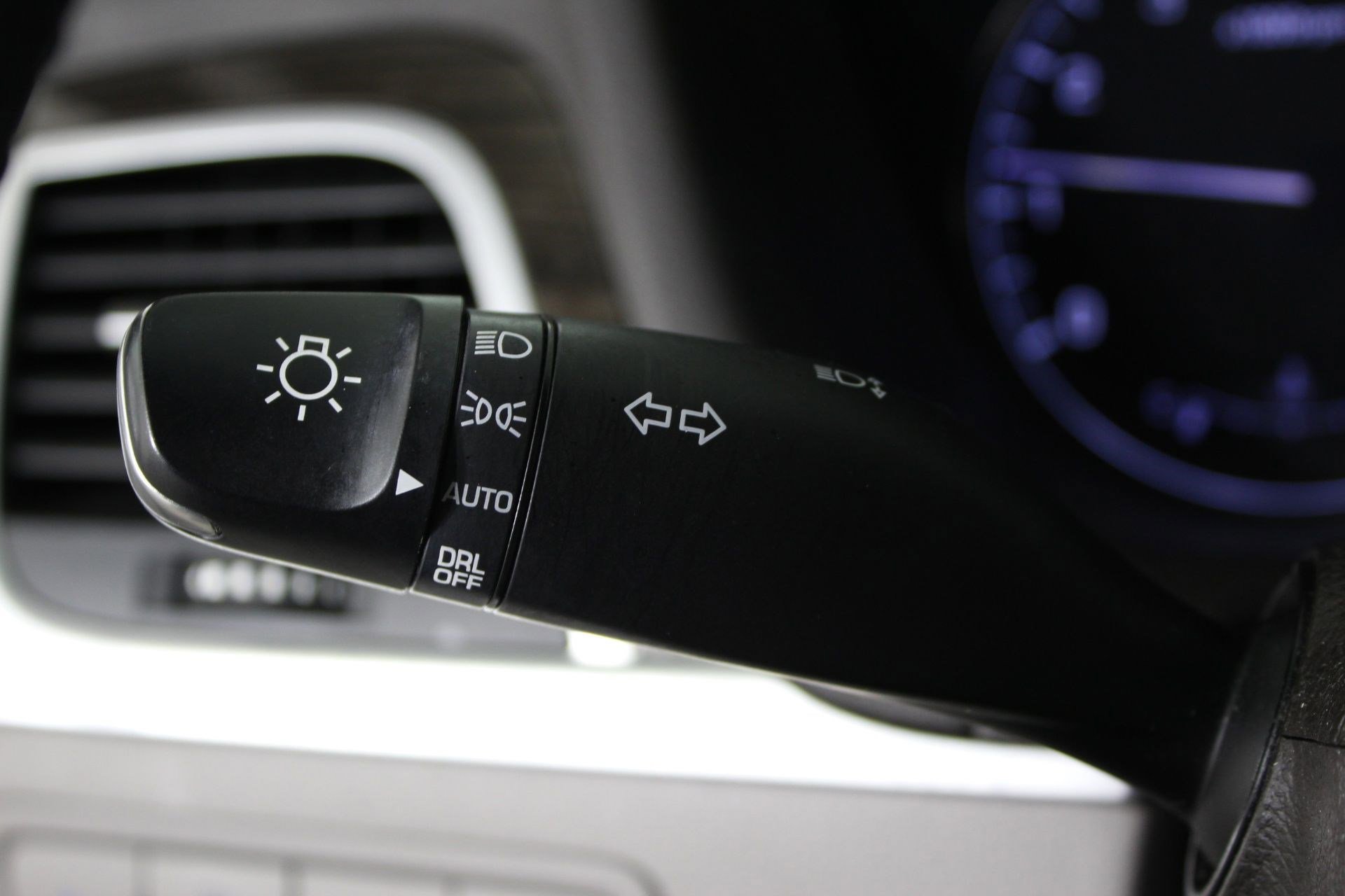 Used 2015 Hyundai Genesis 3.8 image 29