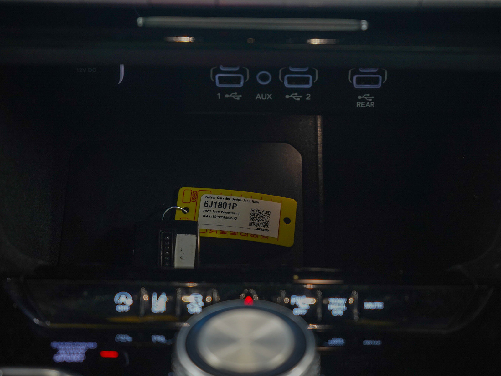 Used 2023 Jeep Wagoneer L Series II w/ Premium Group I image 20