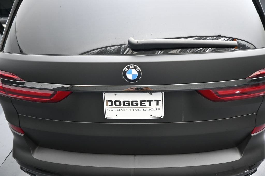 Used 2021 BMW X7 xDrive40i w/ M Sport Package AWD/4WD image 16