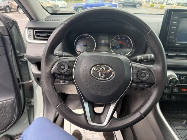 Used 2021 Toyota RAV4 XLE w/ Convenience Package image 22