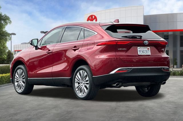 Used 2023 Toyota Venza XLE AWD/4WD image 7