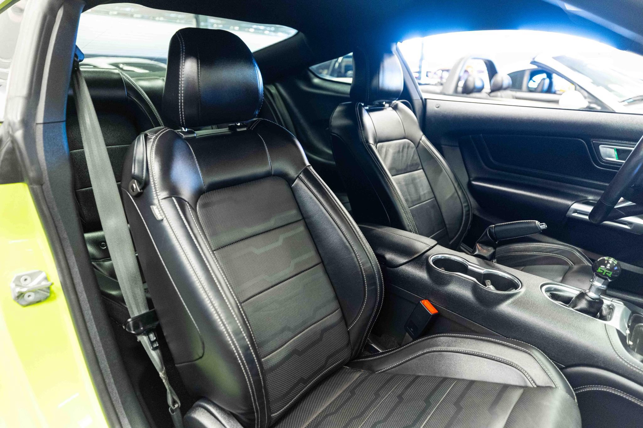 Used 2020 Ford Mustang GT Premium w/ Equipment Group 401A RWD image 13