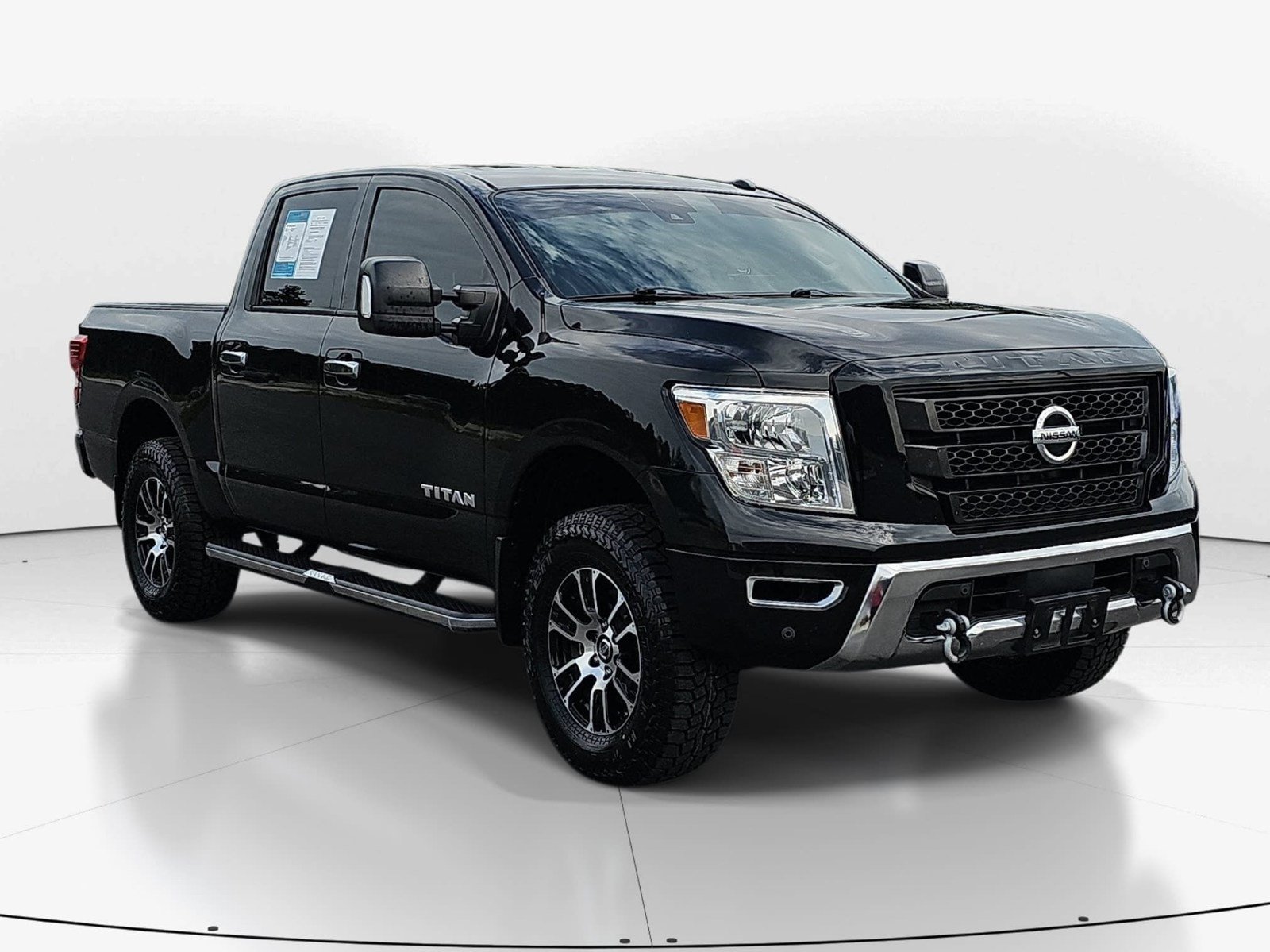 Used 2021 Nissan Titan SV w/ SV Convenience Package AWD/4WD image 2