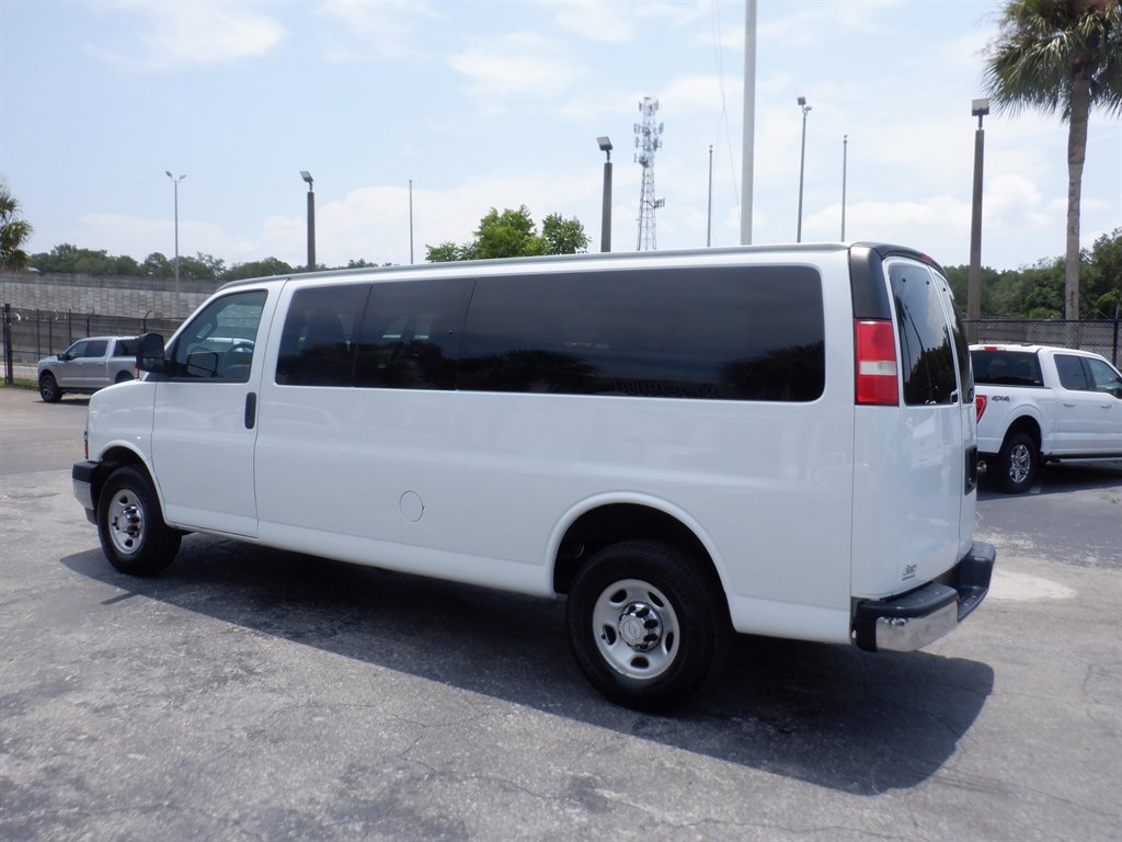Used 2020 Chevrolet Express 3500 LT w/ LT Preferred Equipment Group RWD image 3