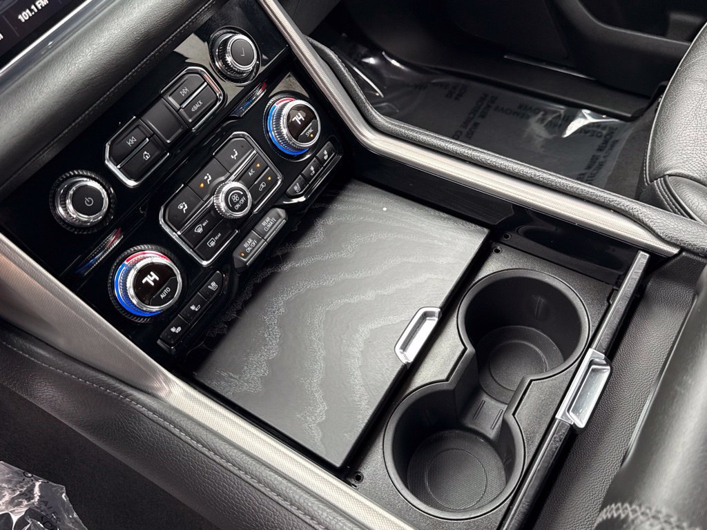 Used 2024 GMC Yukon Denali AWD/4WD image 25
