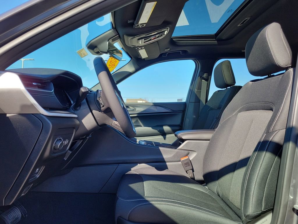 New 2025 Jeep Grand Cherokee L Limited w/ Black Appearance Package image 20