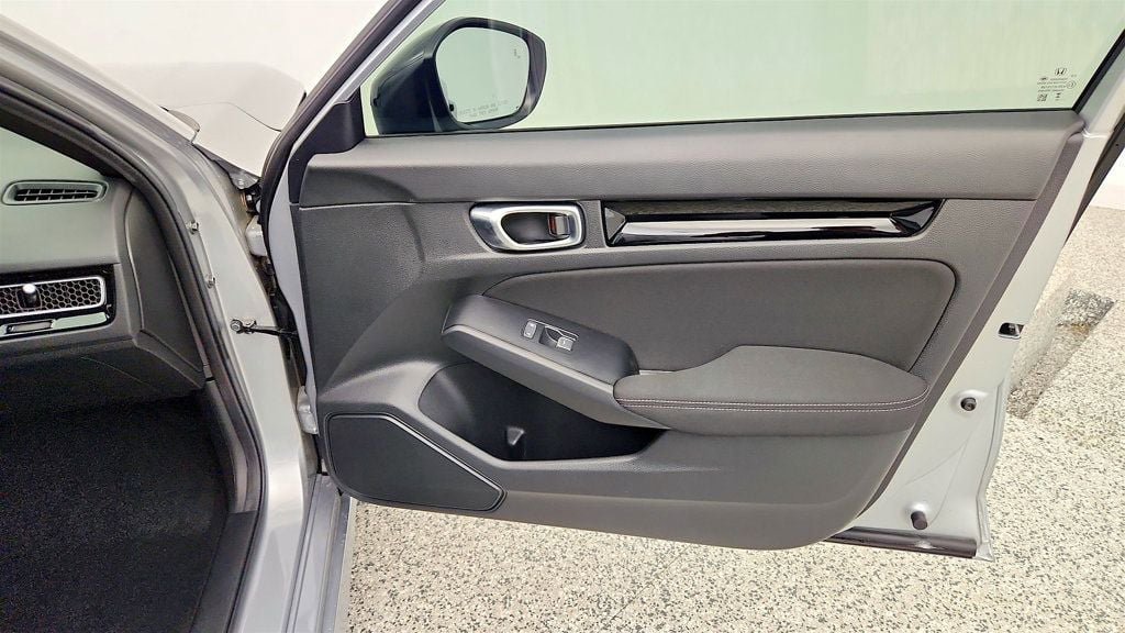 Used 2025 Honda Civic Sport Touring image 25