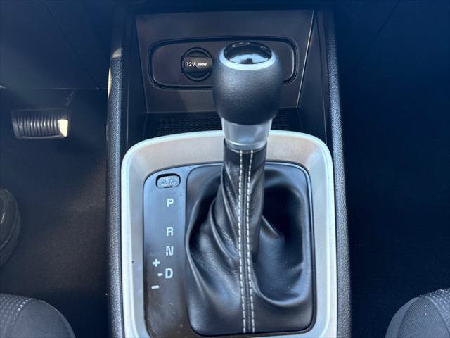Used 2021 Hyundai Venue SE FWD image 16