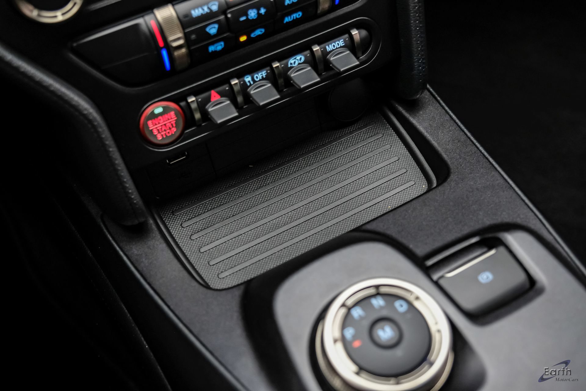 Used 2022 Ford Mustang Shelby GT500 w/ Technology Package RWD image 70