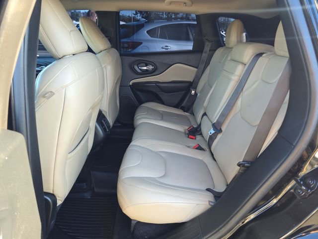 Used 2017 Jeep Cherokee Limited w/ Technology Group image 16