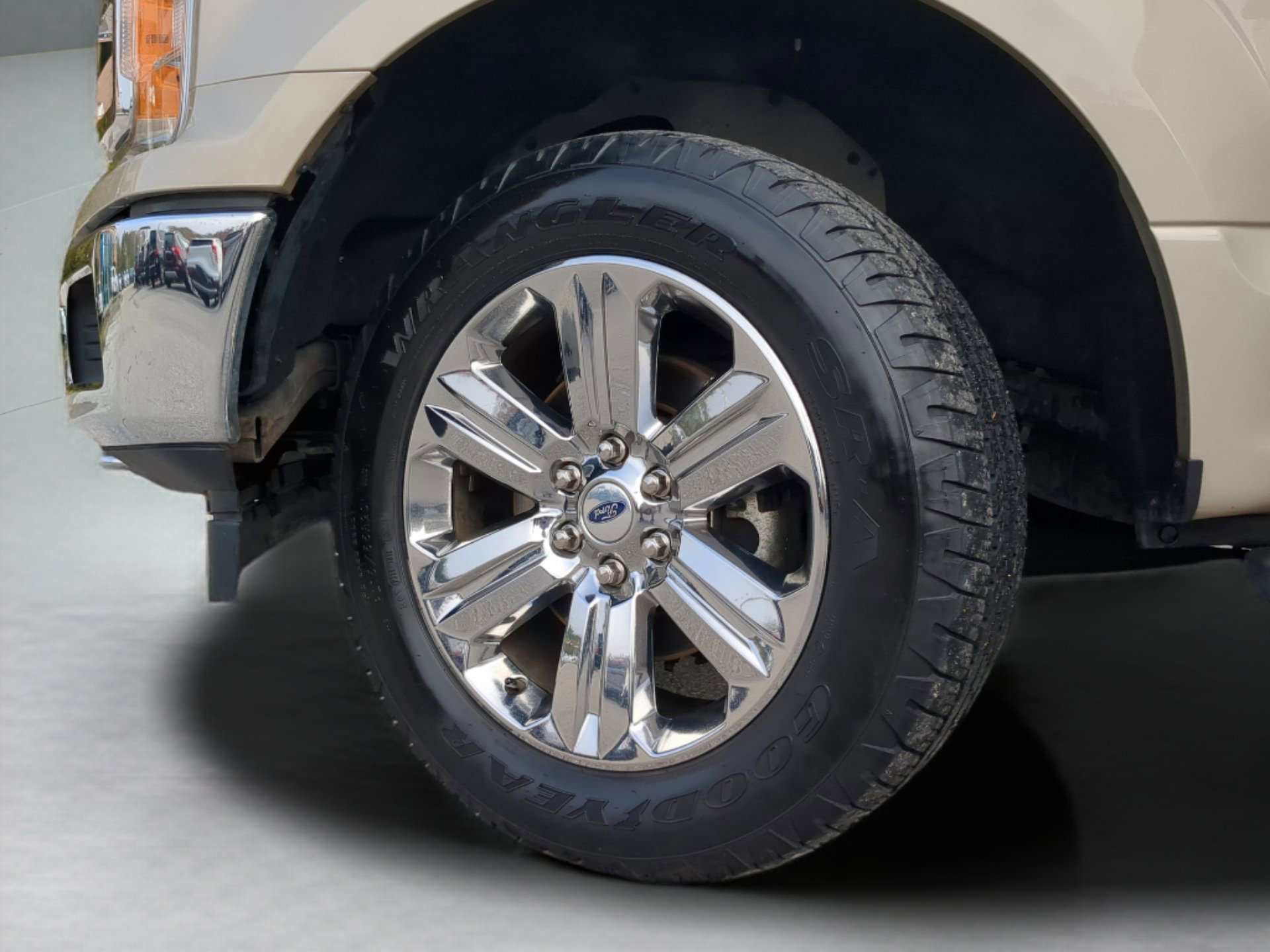 Certified 2018 Ford F150 XLT w/ Equipment Group 302A Luxury image 63