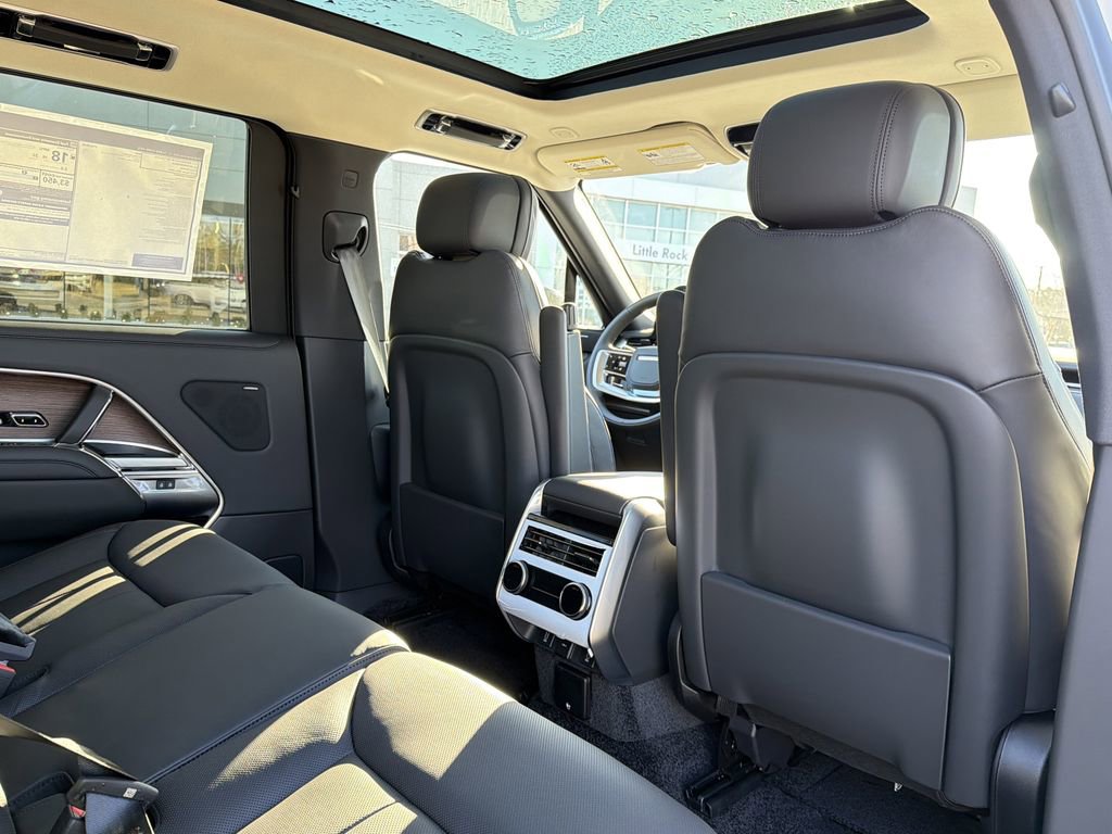 New 2026 Land Rover Range Rover Long Wheelbase SE image 15