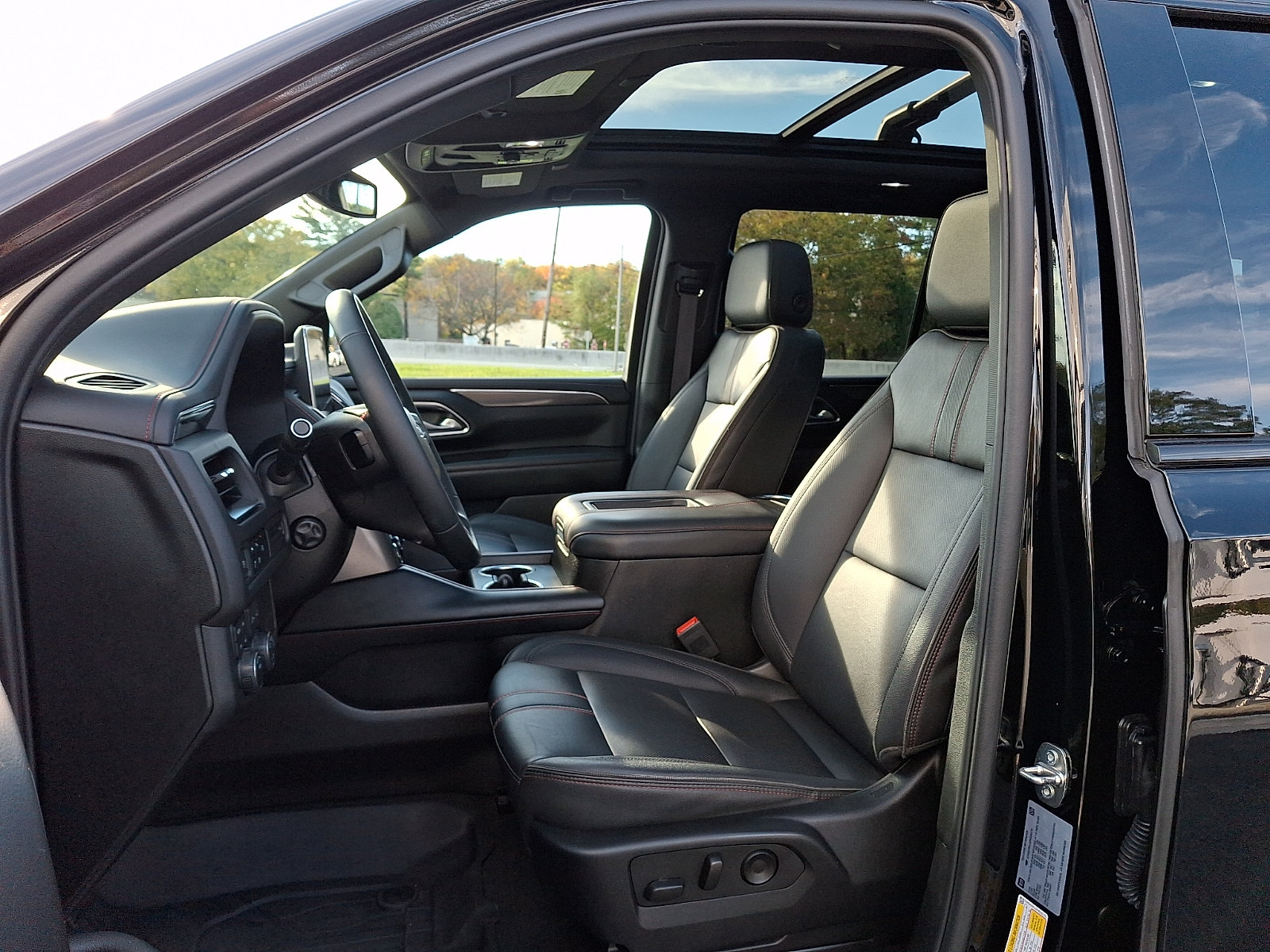 Used 2023 Chevrolet Tahoe RST w/ Sport Performance Package AWD/4WD image 15