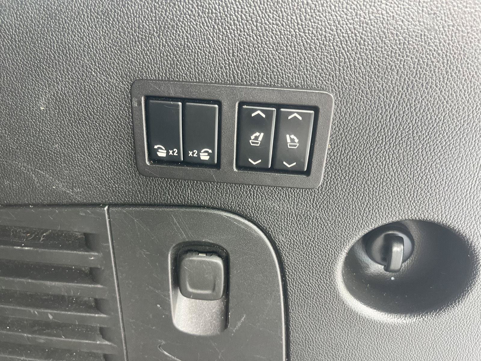 Used 2018 Chevrolet Tahoe Premier AWD/4WD image 58