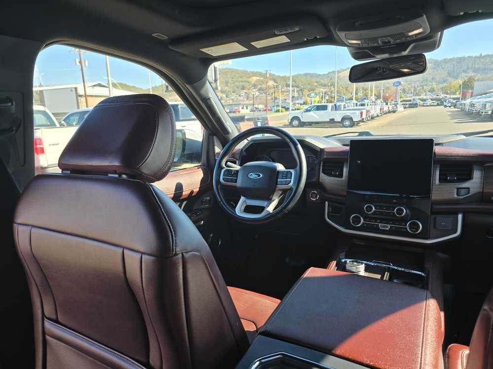 Used 2022 Ford Expedition Limited AWD/4WD image 10