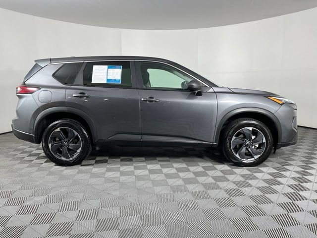 Used 2025 Nissan Rogue SV FWD image 13