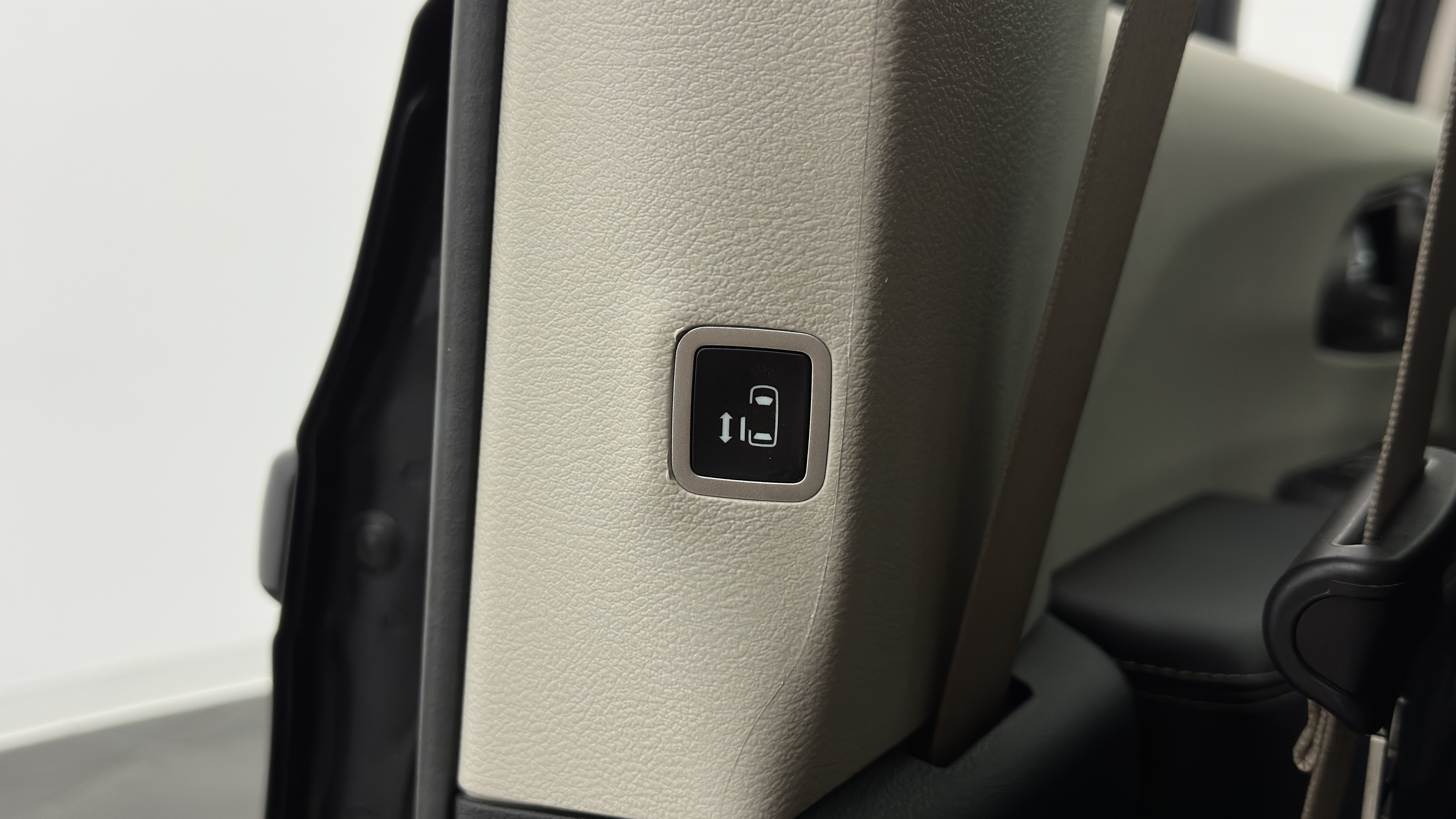 Used 2023 Chrysler Pacifica Touring-L FWD image 31