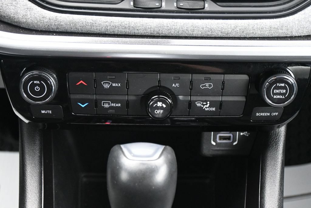 Used 2024 Jeep Compass Latitude AWD/4WD image 17