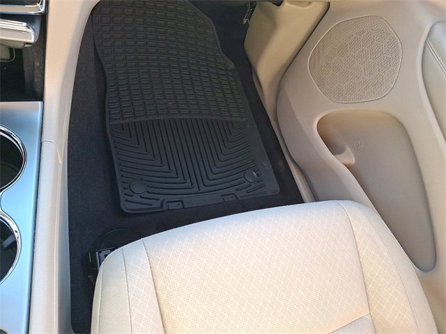 Used 2022 Jeep Grand Cherokee Laredo E image 28