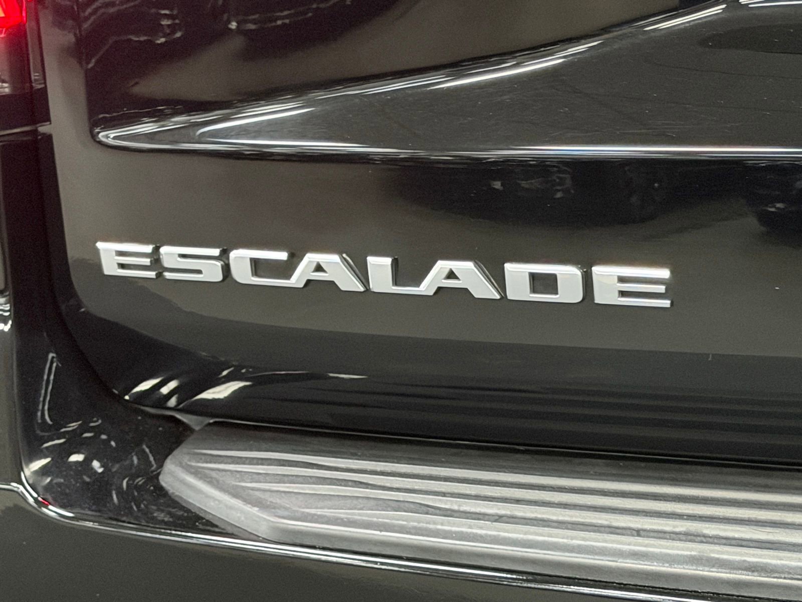 Used 2021 Cadillac Escalade Sport w/ Driver Assist Tech Package image 12