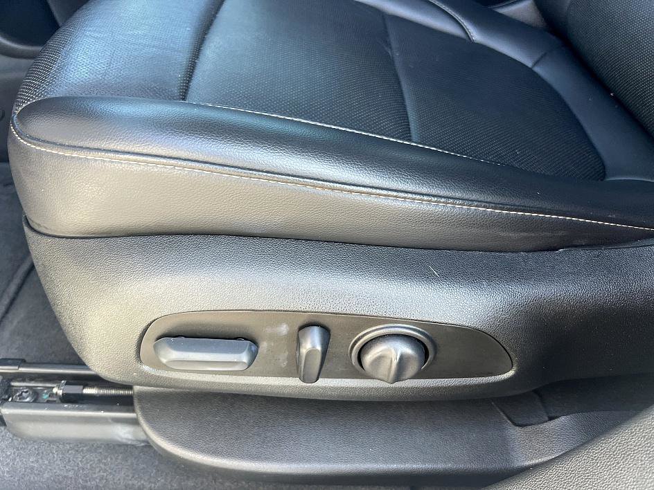 Used 2023 GMC Acadia SLT image 20