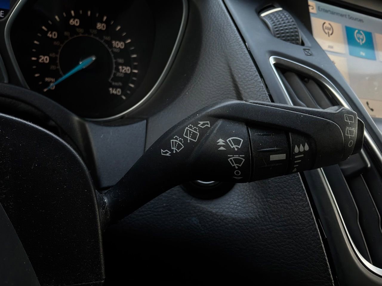 Used 2016 Ford Focus Titanium FWD image 33