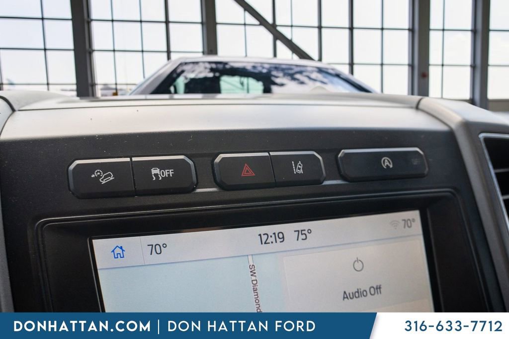 Used 2020 Ford Expedition XLT w/ Equipment Group 202A AWD/4WD image 12