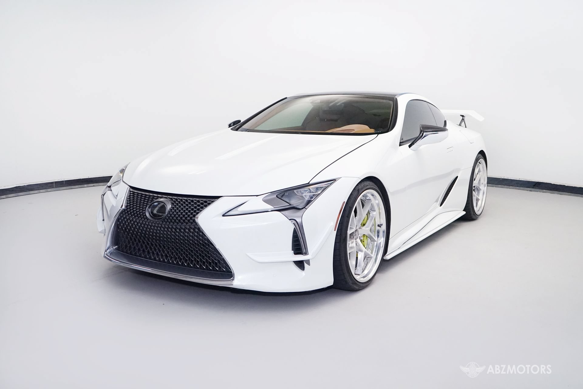 Used 2018 Lexus LC 500 Coupe w/ Performance Package RWD image 2
