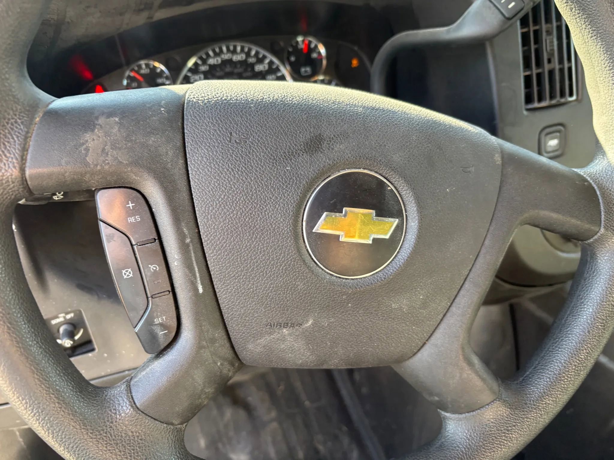 Used 2020 Chevrolet Express 2500 Regular Van 3D w/ Enhanced Convenience Package image 12