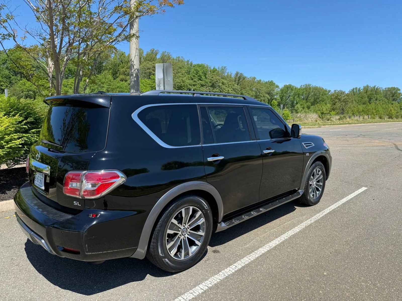 Used 2019 Nissan Armada SL w/ Premium Package AWD/4WD image 3