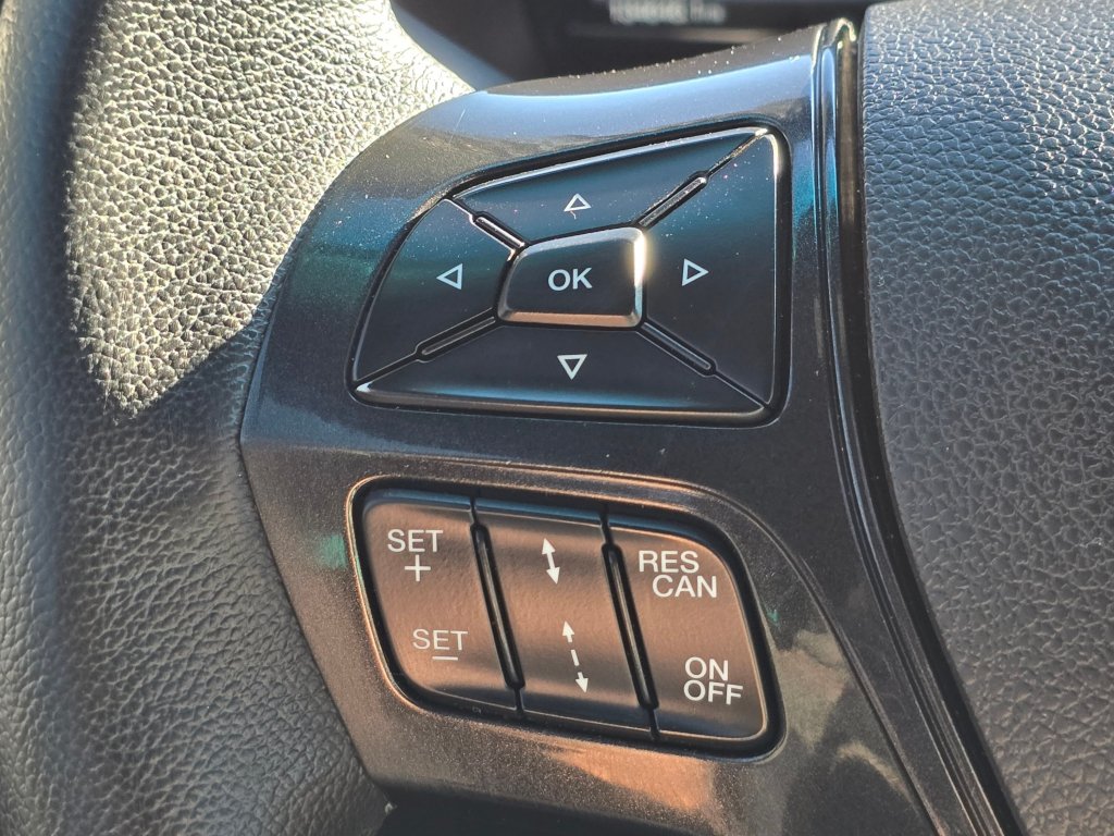 Used 2018 Ford Explorer XLT w/ XLT Appearance Package AWD/4WD image 6