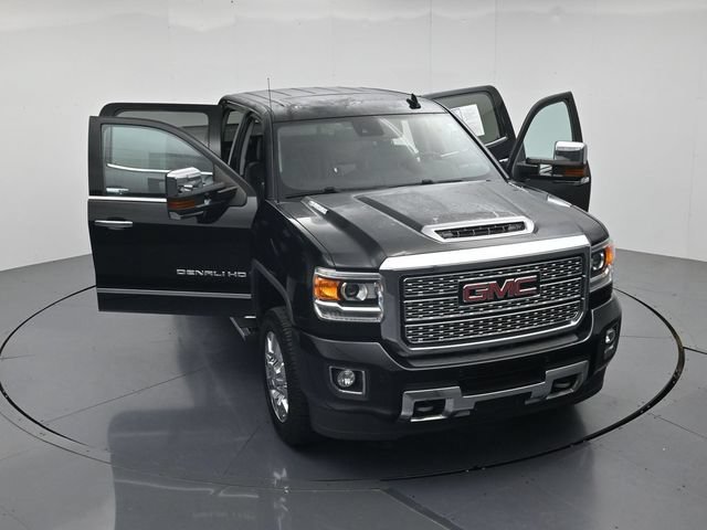 Used 2018 GMC Sierra 2500 Denali w/ Duramax Plus Package AWD/4WD image 52