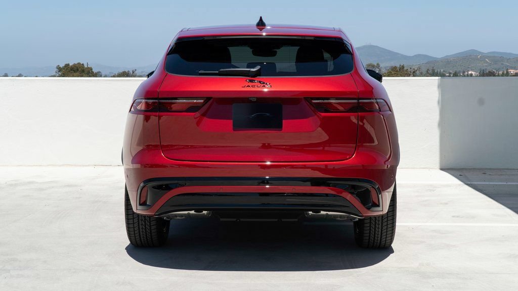 Used 2025 Jaguar F-PACE R-Dynamic S AWD/4WD image 4