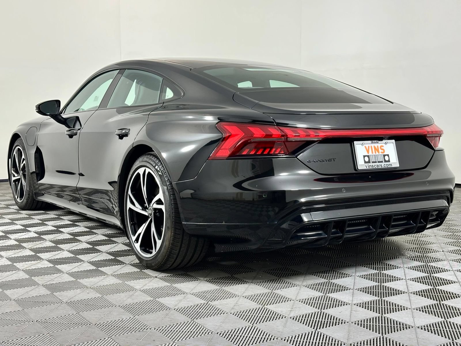 Used 2023 Audi e-tron GT Premium Plus w/ Performance Package AWD/4WD image 38