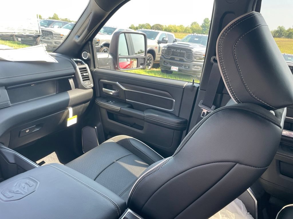 New 2026 RAM 2500 Laramie AWD/4WD image 22