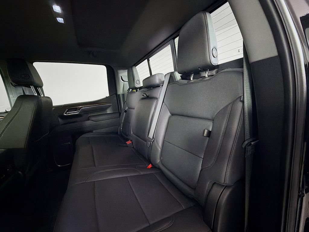 Used 2025 Chevrolet Silverado 1500 LT Trail Boss w/ Convenience Package II AWD/4WD image 19