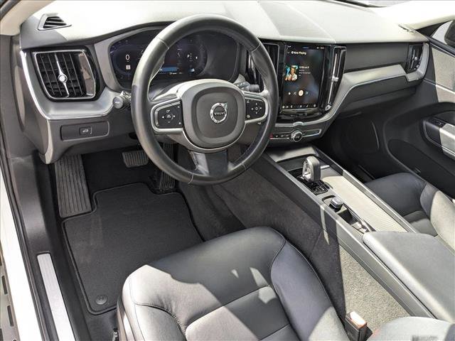Used 2024 Volvo XC60 B5 Core image 13