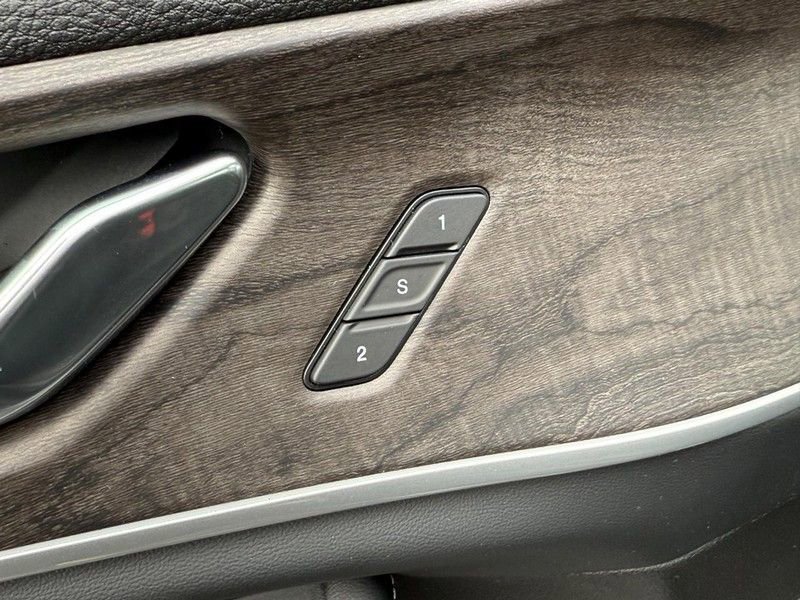 New 2025 Jeep Grand Cherokee L Limited w/ Black Appearance Package image 12