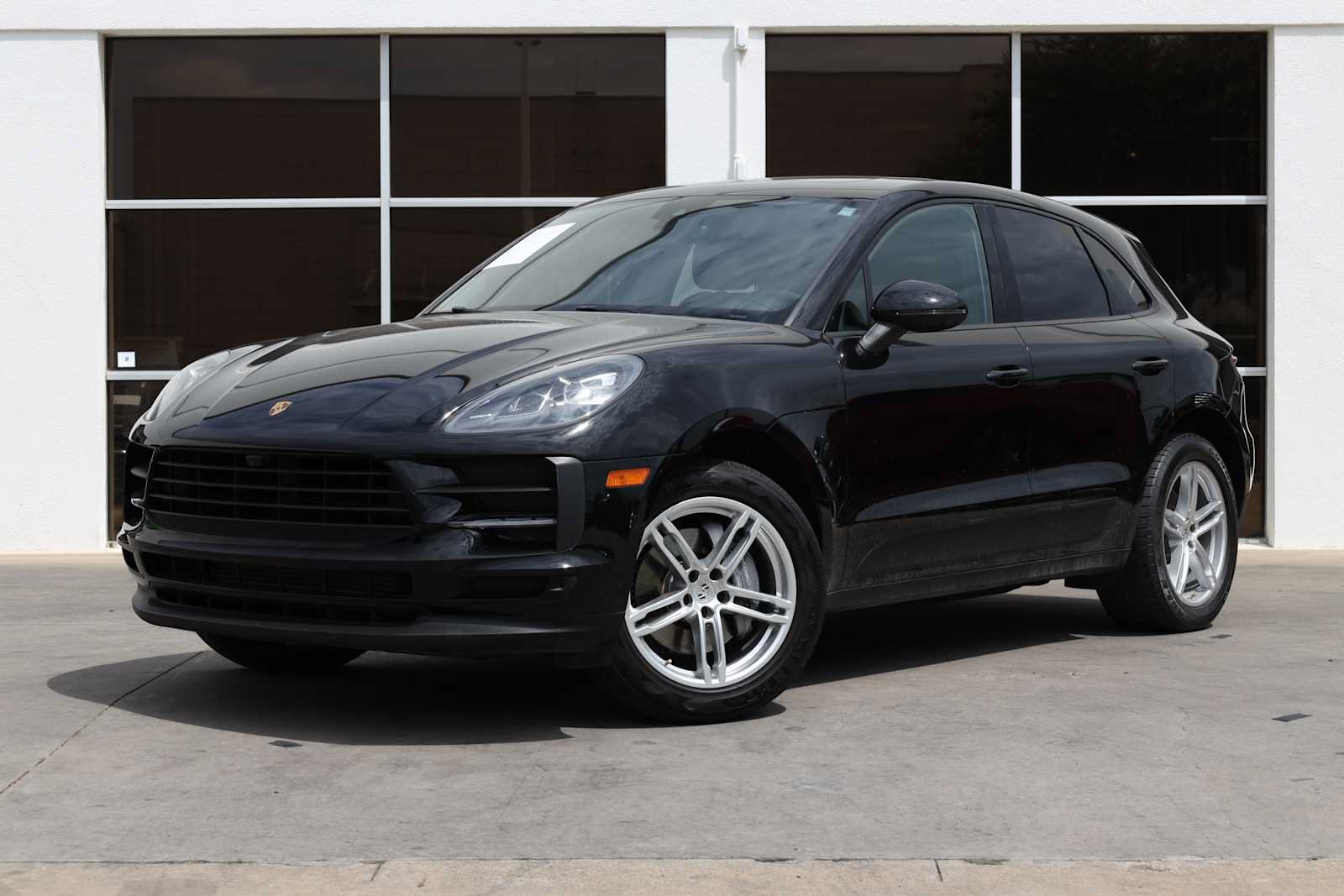 Used 2021 Porsche Macan AWD/4WD image 1