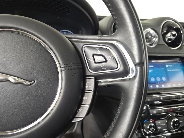 Used 2018 Jaguar XJ R-Sport AWD/4WD image 25