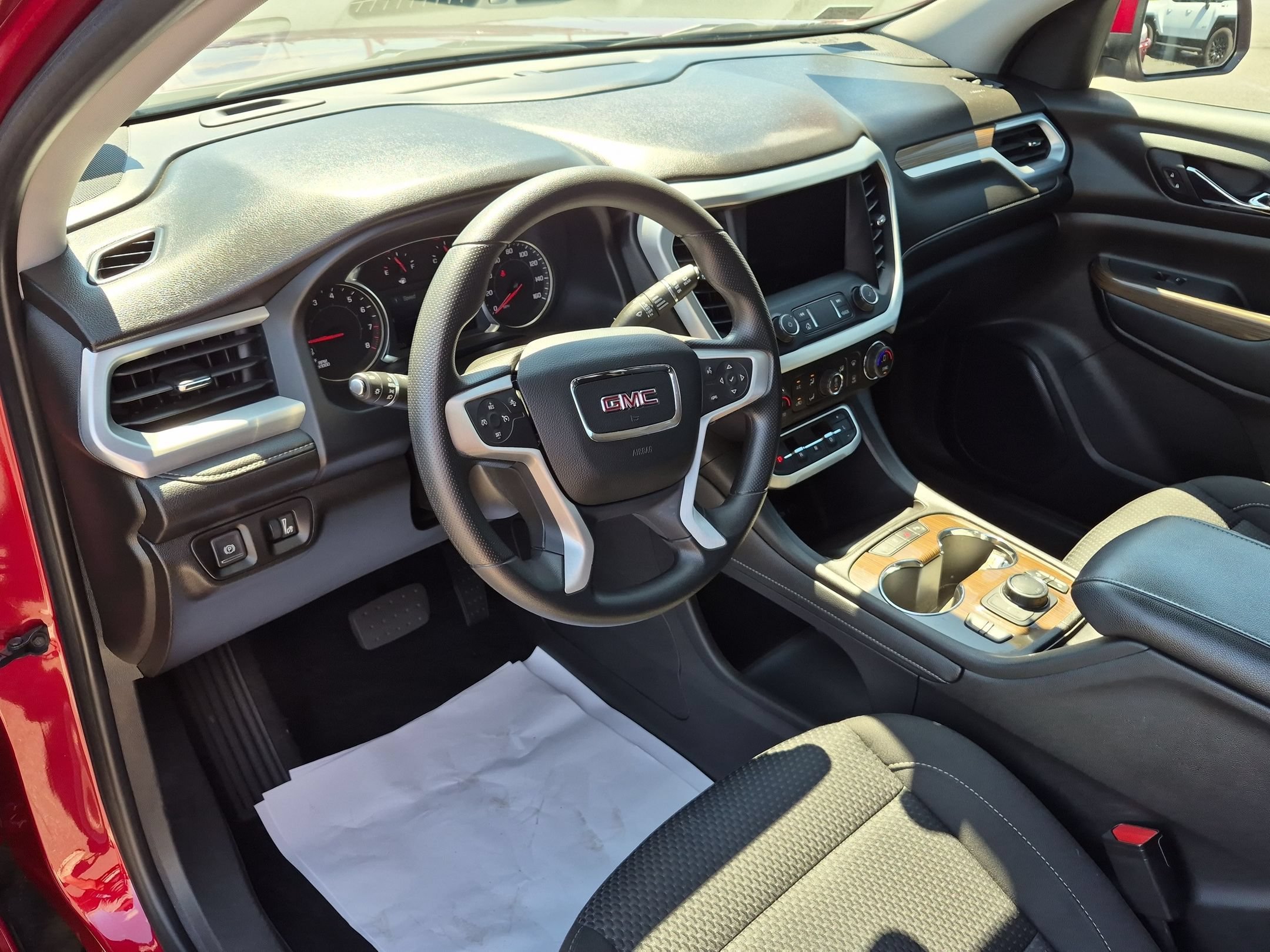 Certified 2021 GMC Acadia SLE w/ Driver Convenience Package AWD/4WD image 9