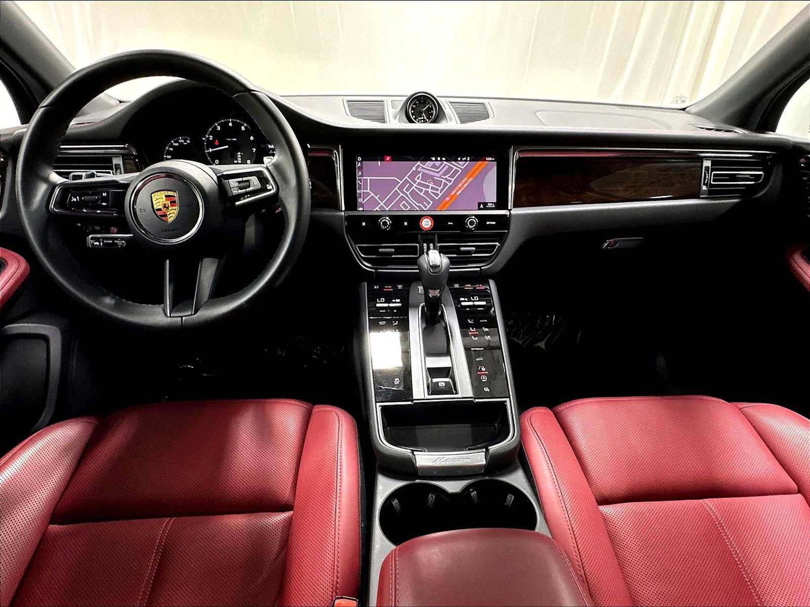 Used 2026 Porsche Macan AWD/4WD image 16