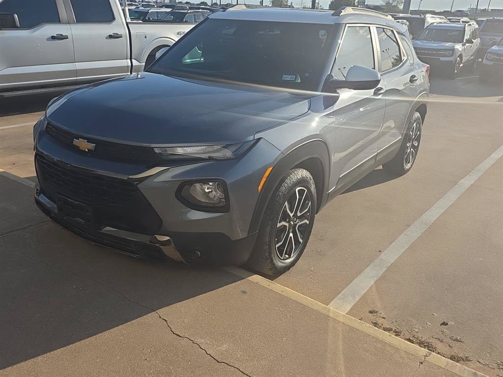 Used 2021 Chevrolet TrailBlazer ACTIV w/ Sun and Liftgate Package FWD image 3